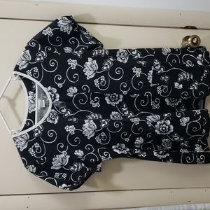 Large Laura Ashley Scrub Top. SO CUTE!